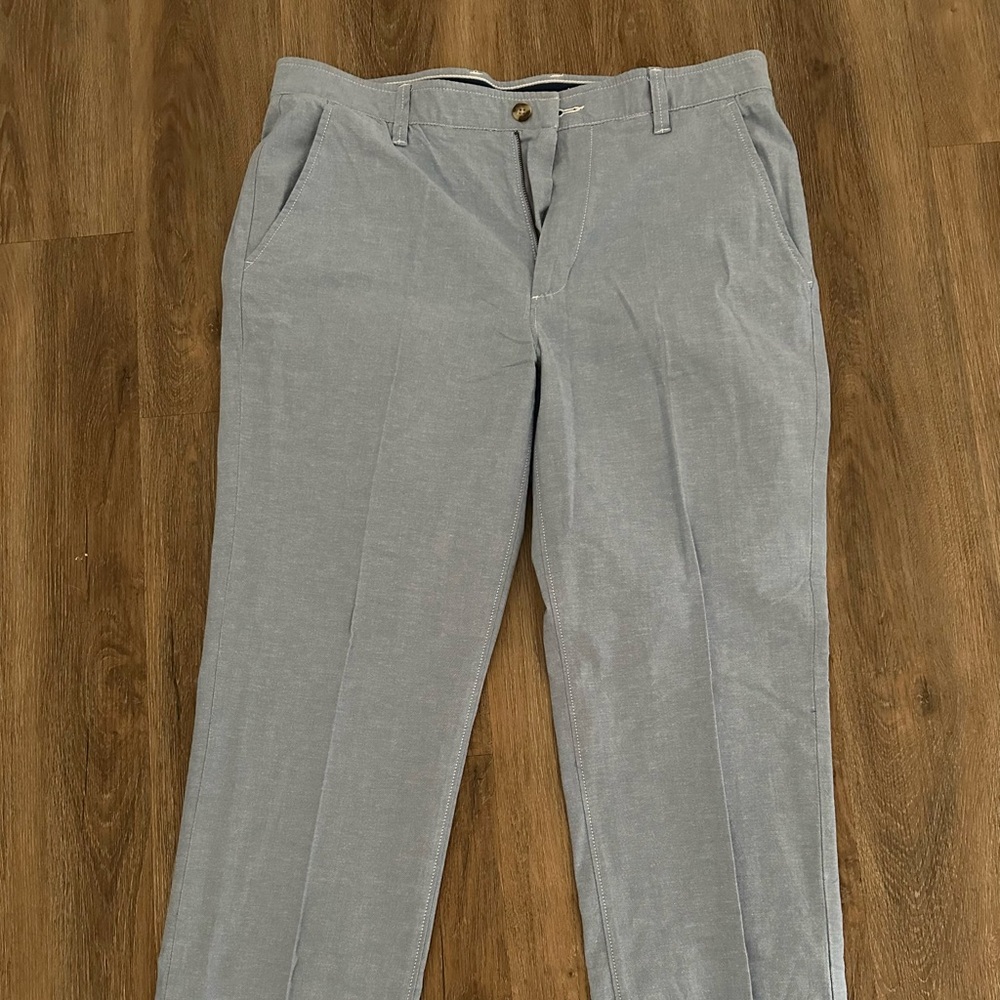 Men’s Crown and Ivy chino pants